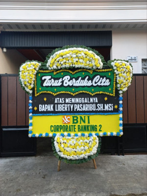 Papan Bunga Duka di Batu Plat