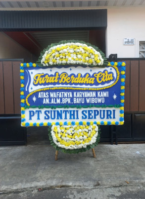 Papan Bunga Duka di Batu Plat