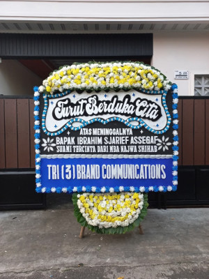 Papan Bunga Duka di Batu Plat